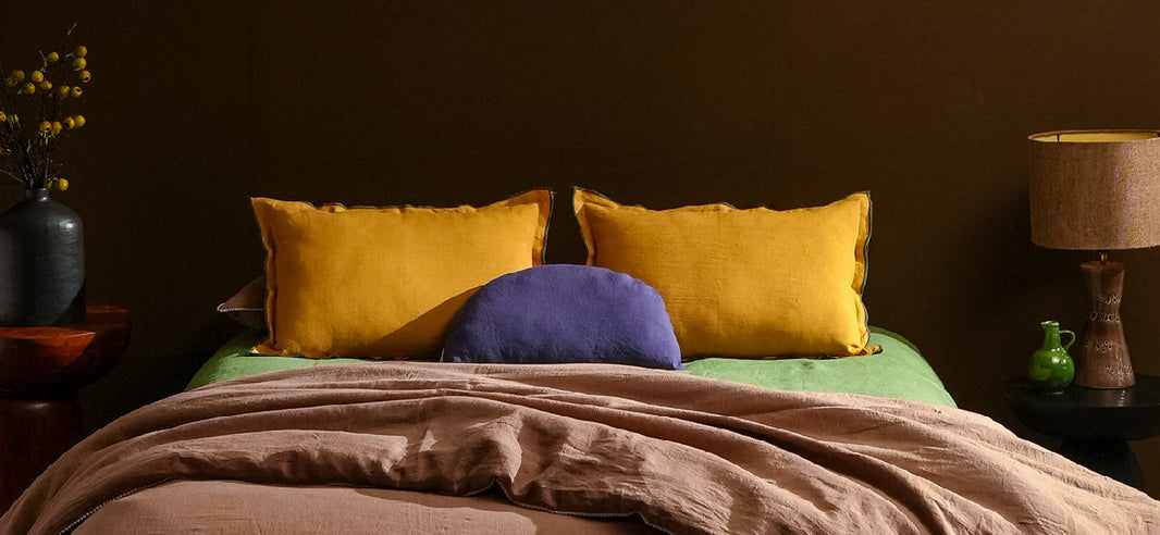 7 Cozy Ways to Decorate a Bedroom for Christmas
