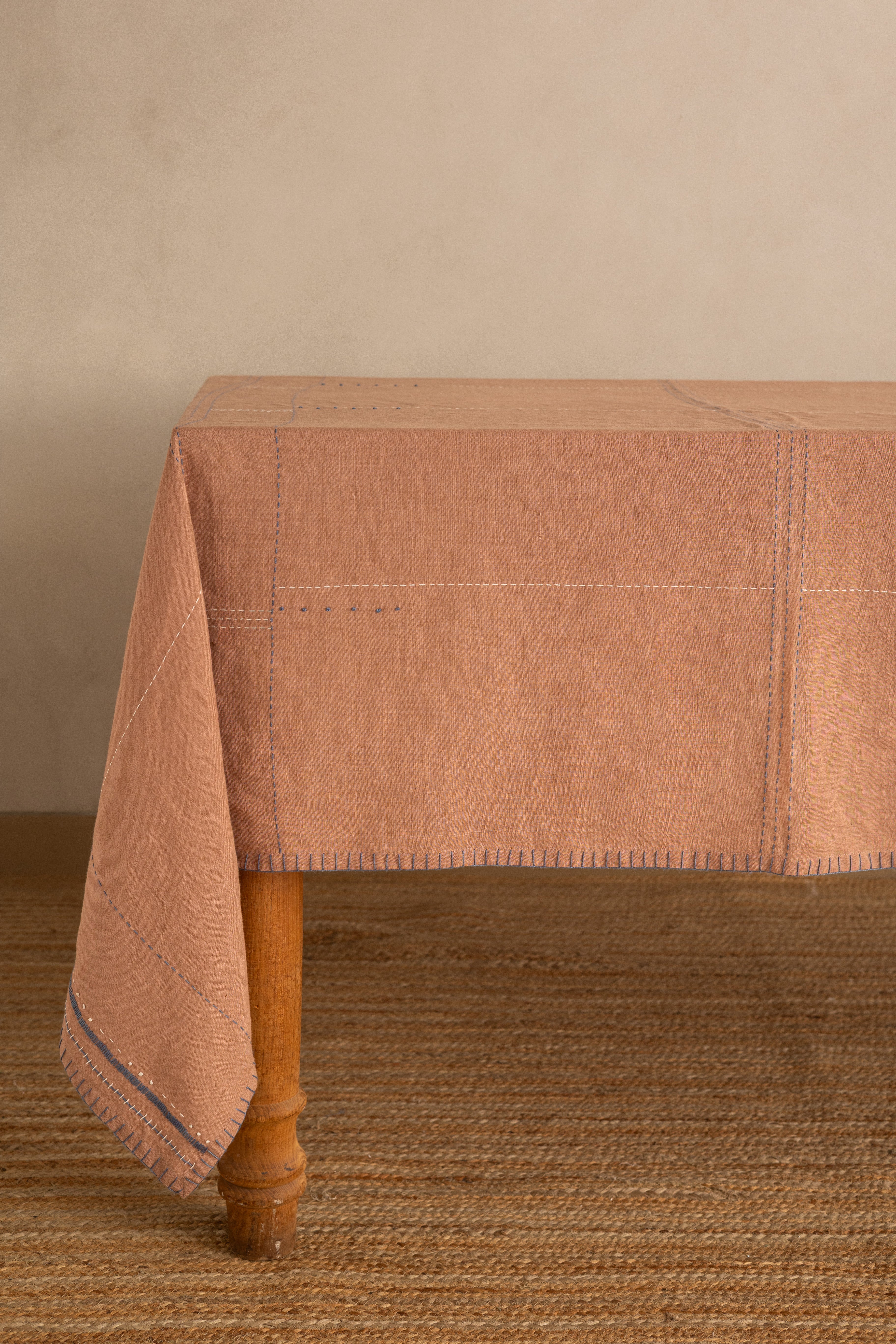 Linen Nestle Tablecloth