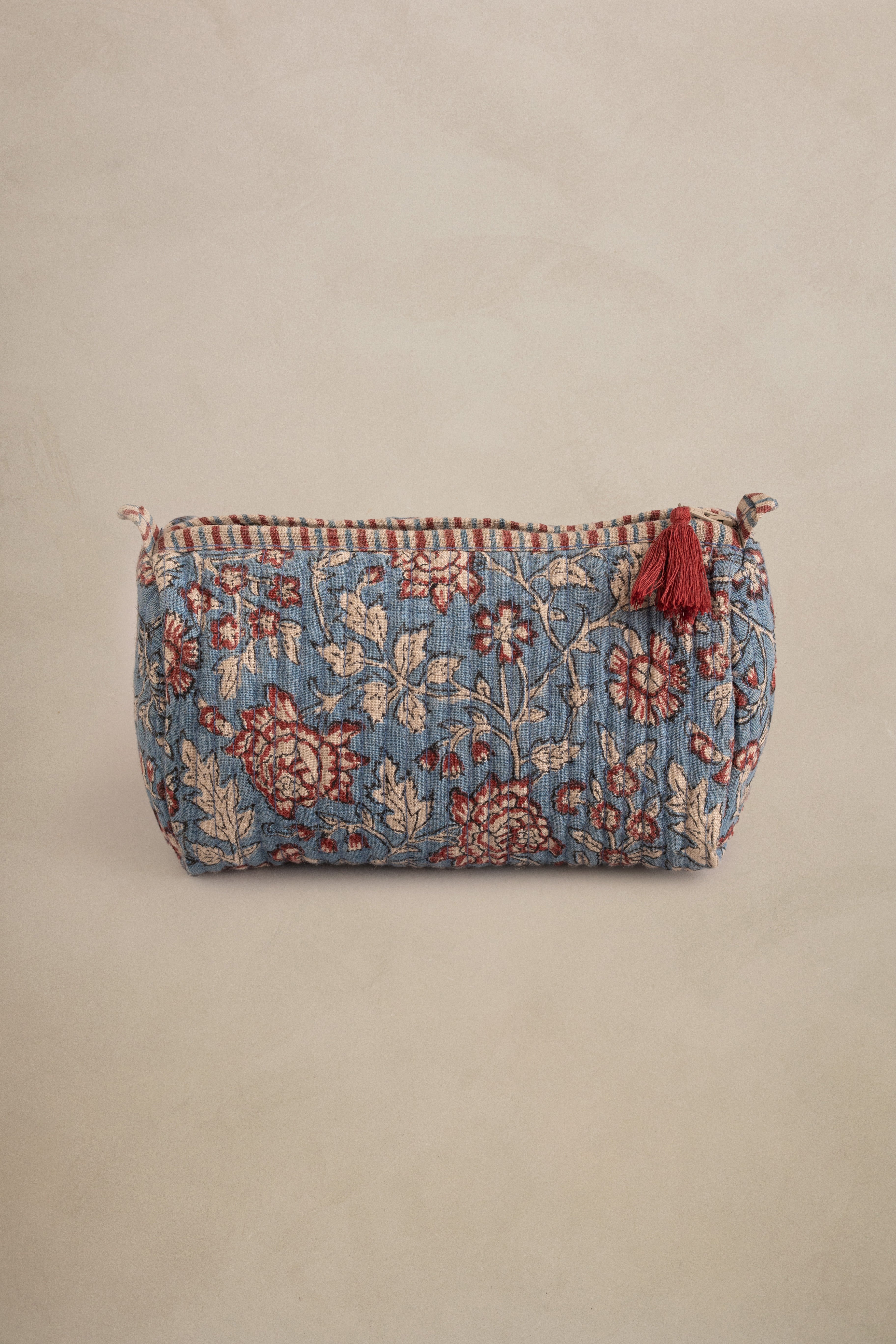 Linen Velma Quilted Pouch