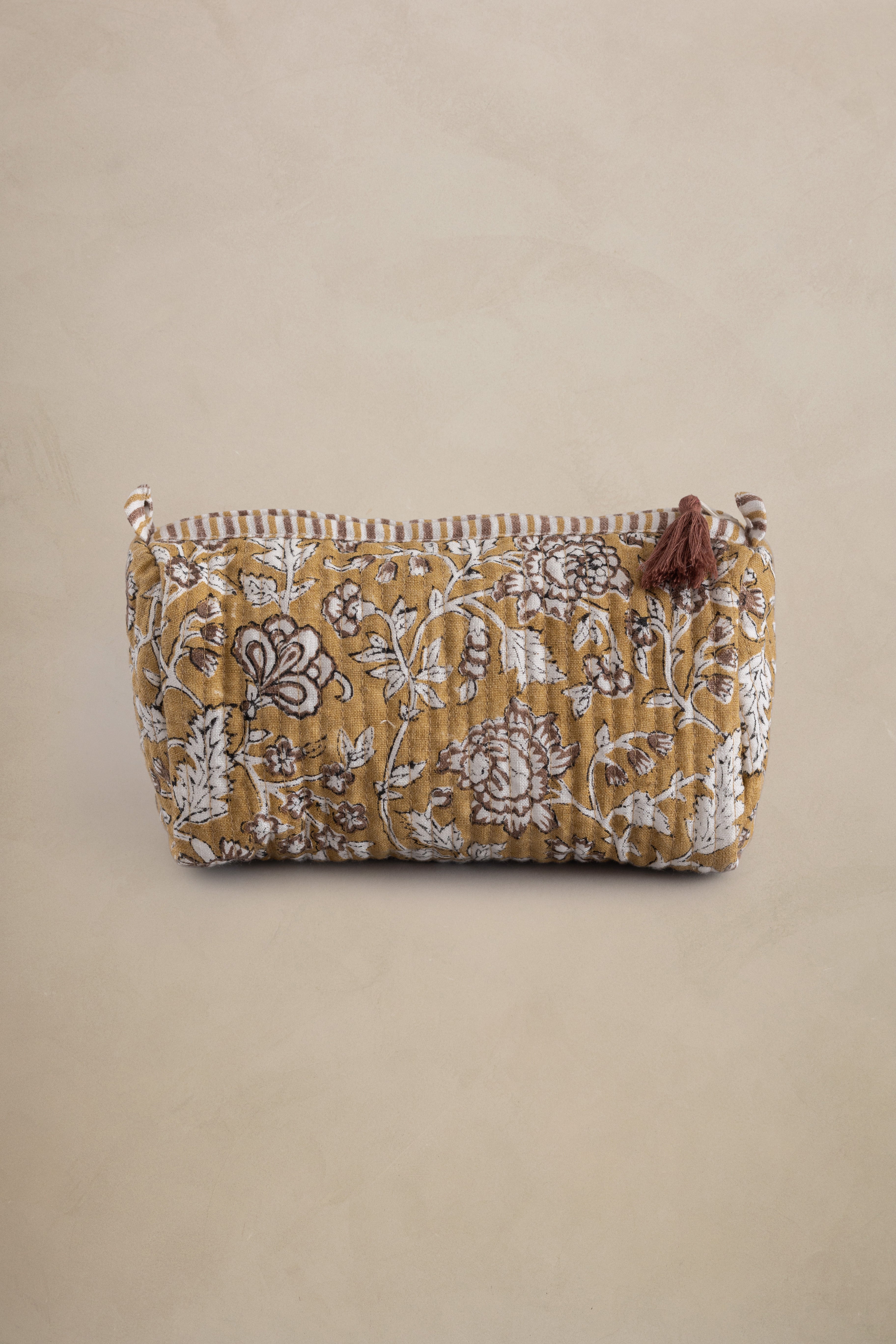 Linen Perline Quilted Pouch