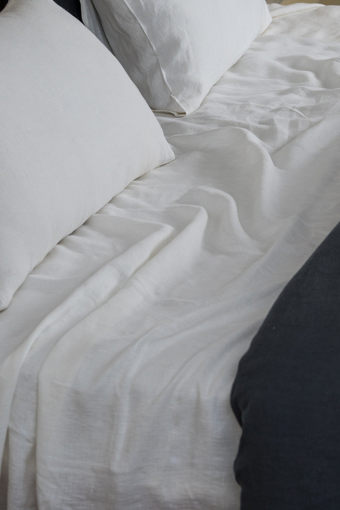 Linen Slumber Solid Bedsheet Set