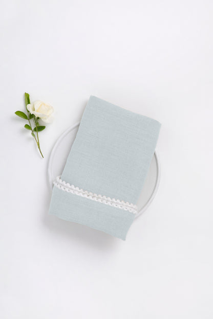 Linen Delight Lace Napkin Set