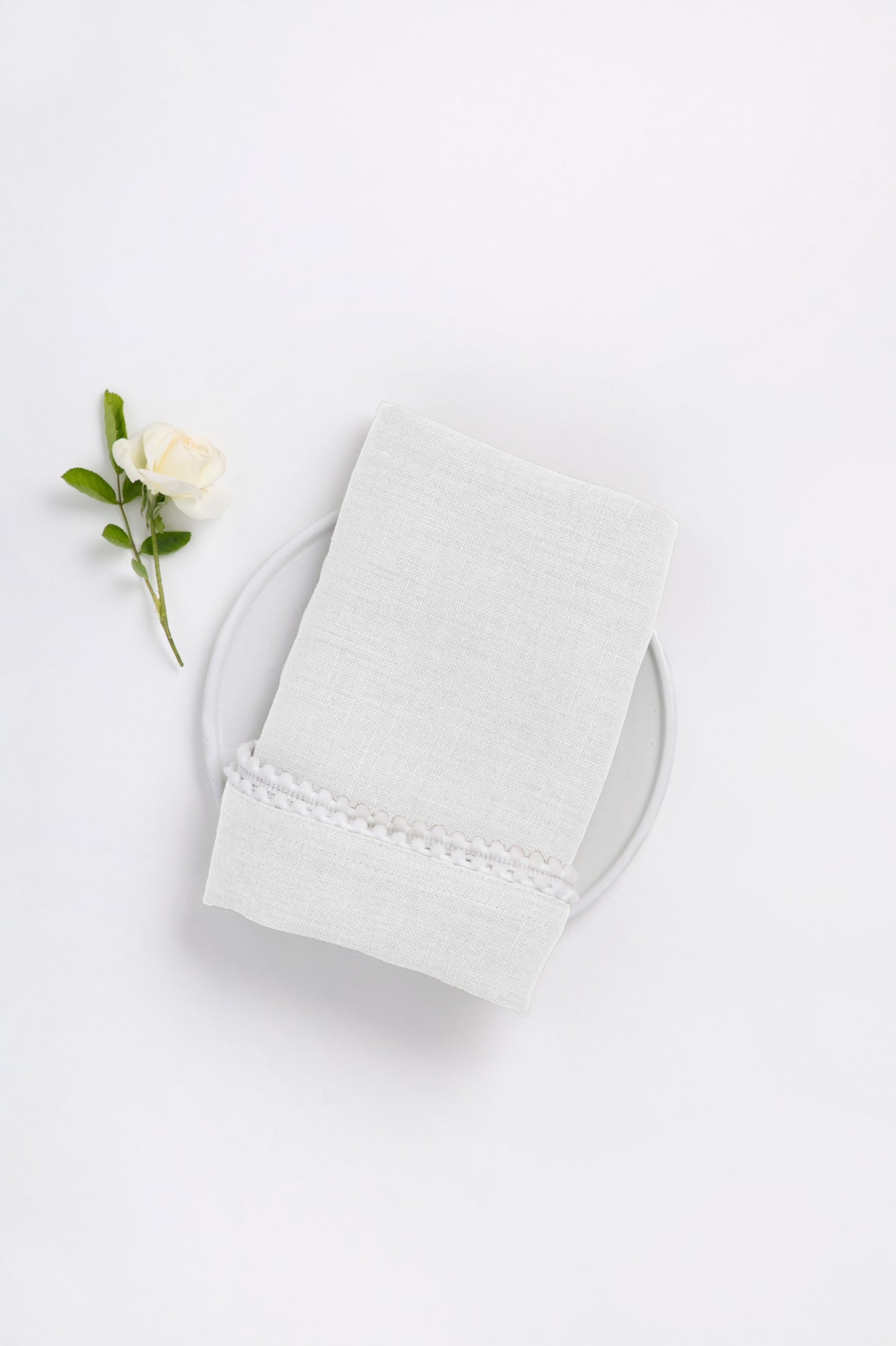 Linen Delight Lace Napkin Set