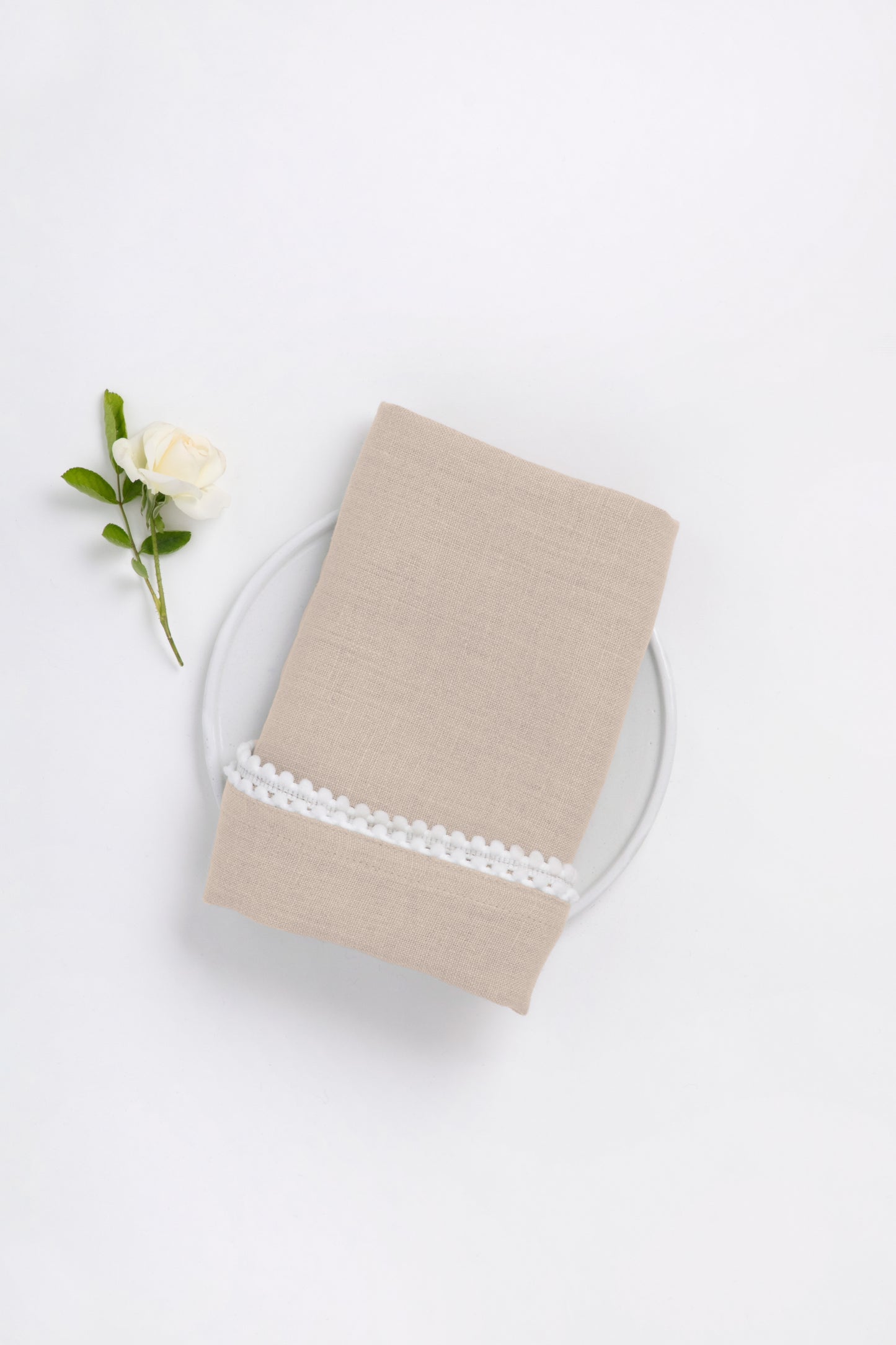 Linen Delight Lace Napkin Set