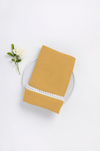 Linen Delight Lace Napkin Set