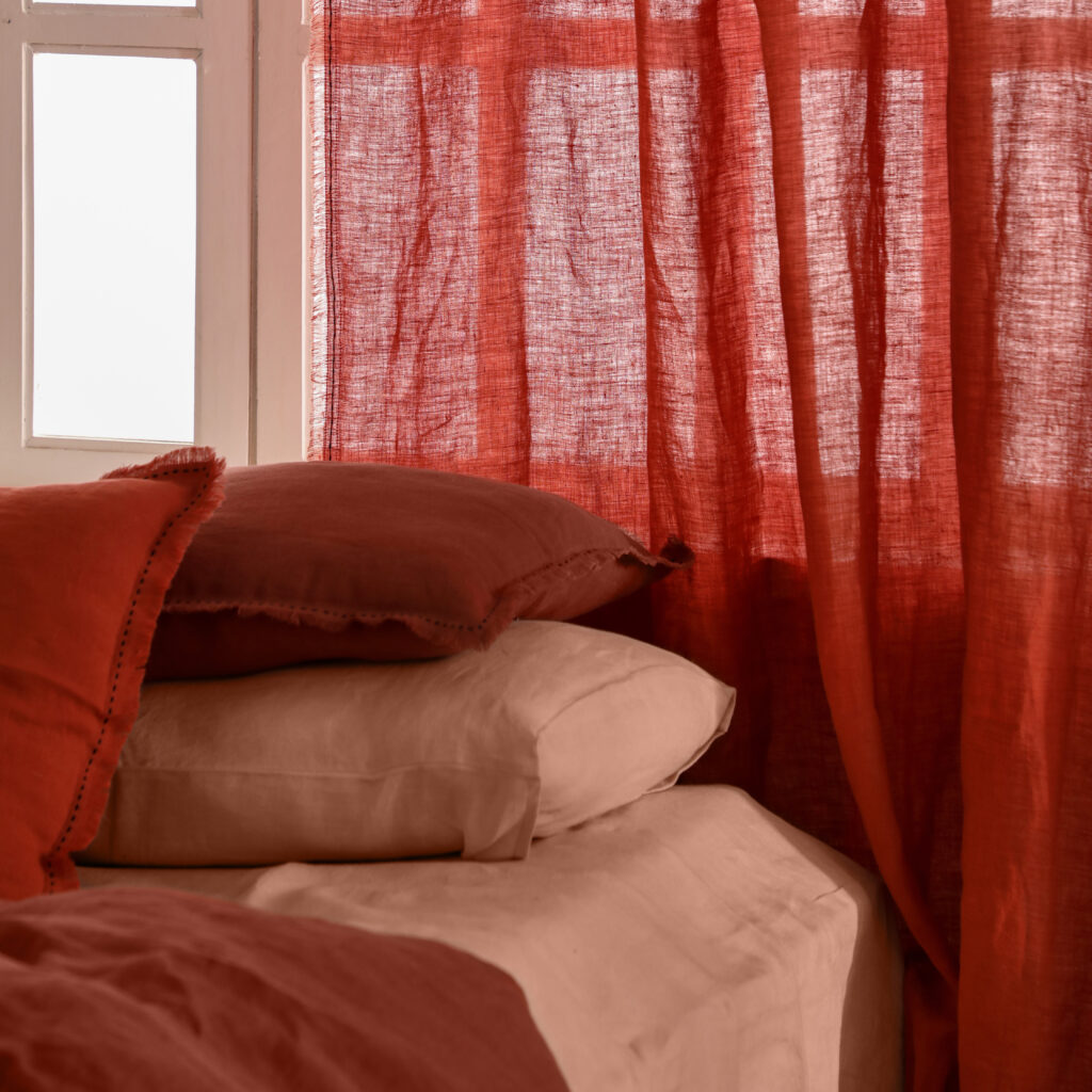 Choosing best linen curtains for home