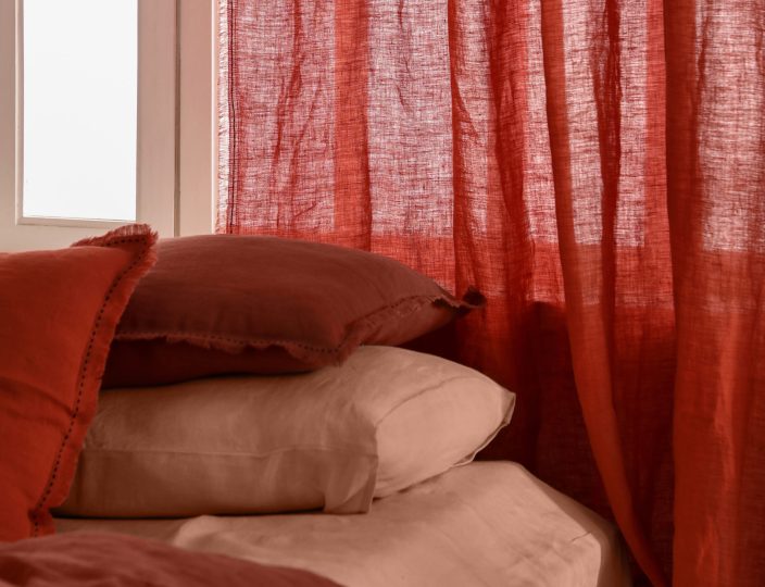 Choosing best linen curtains for home